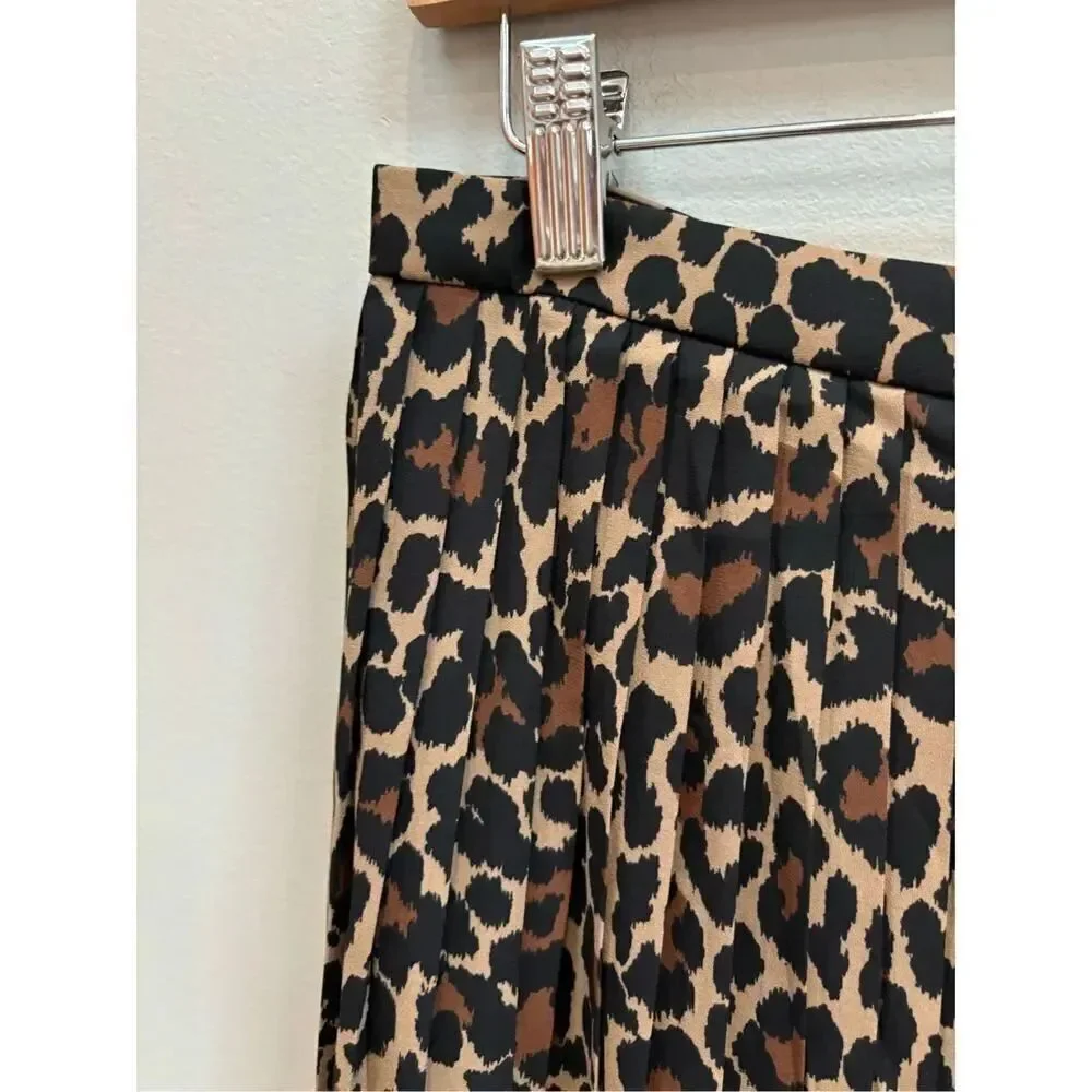 Express 6 NWOT leopard print lined pleated mini skirt
